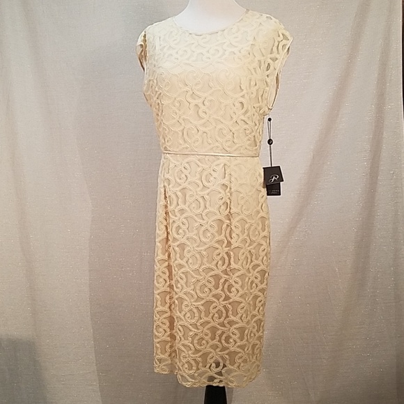 Adrianna Papell Dresses & Skirts - Adrianna Papell Ivory Lace Dress